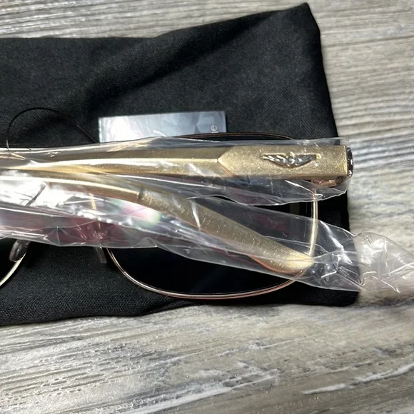 New Sunglasses - Picture 5 of 9